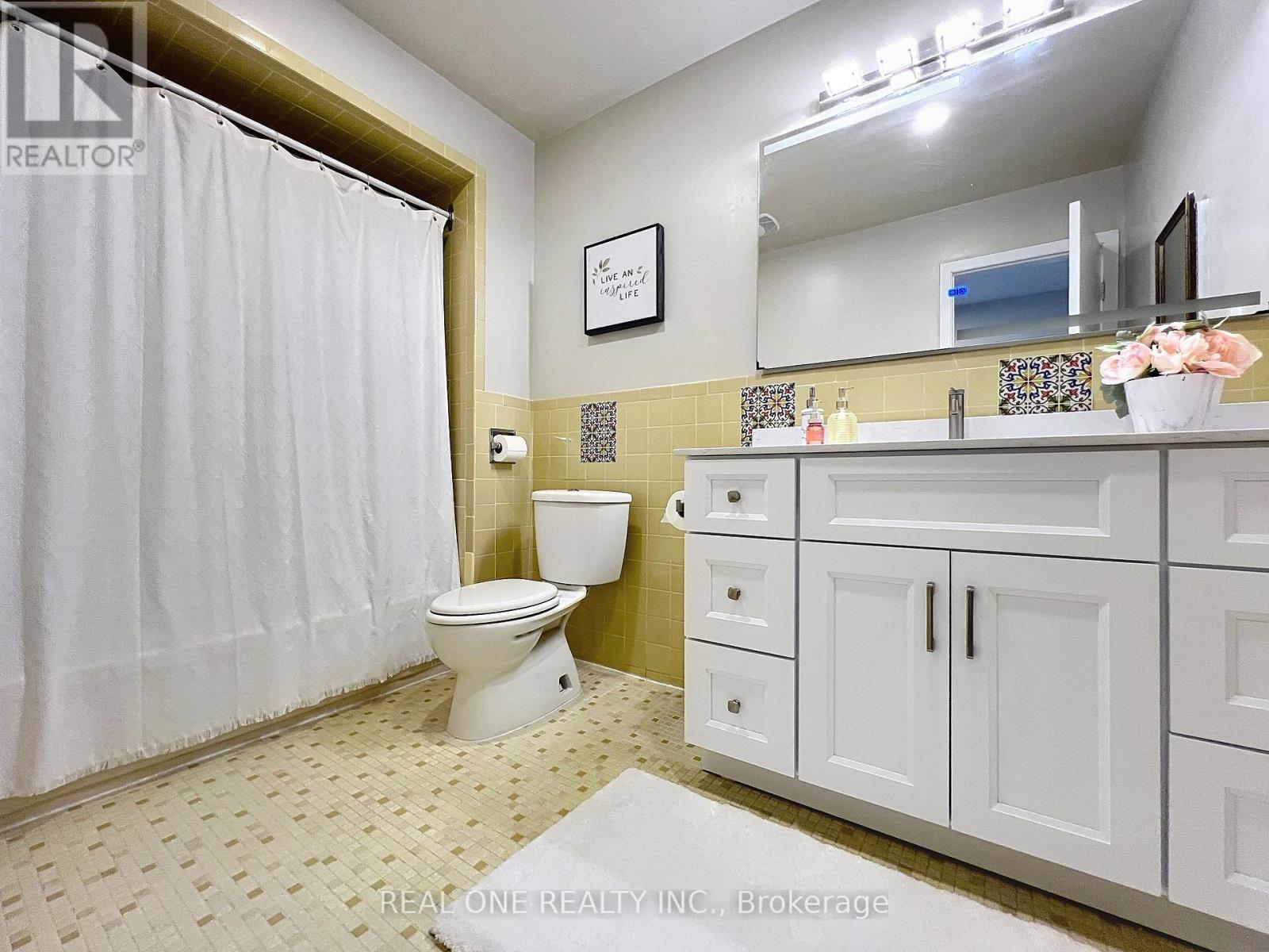 2 James Gray Drive, Toronto, Ontario  M2H 1N9 - Photo 21 - C12481645