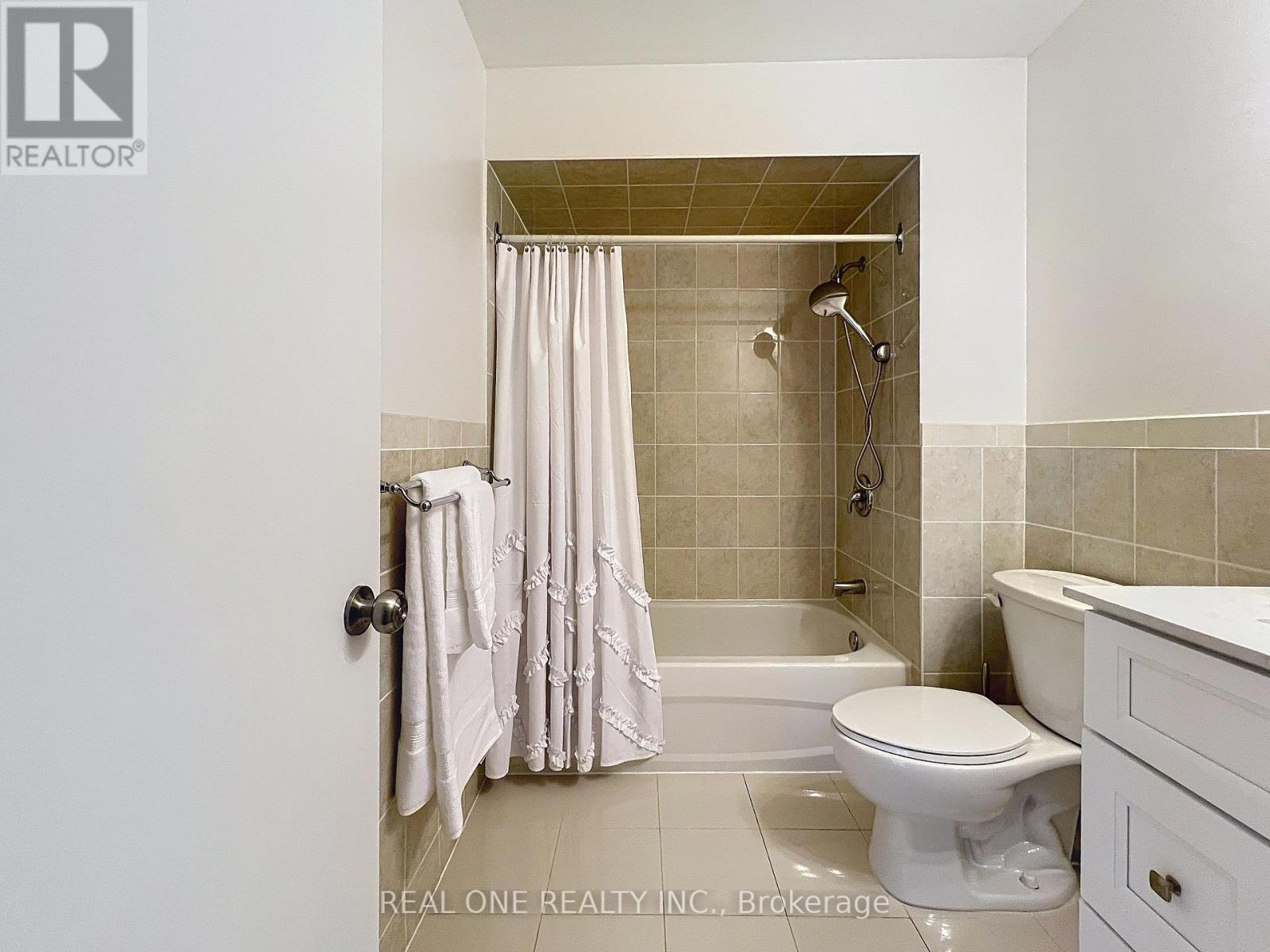 2 James Gray Drive, Toronto, Ontario  M2H 1N9 - Photo 34 - C12481645