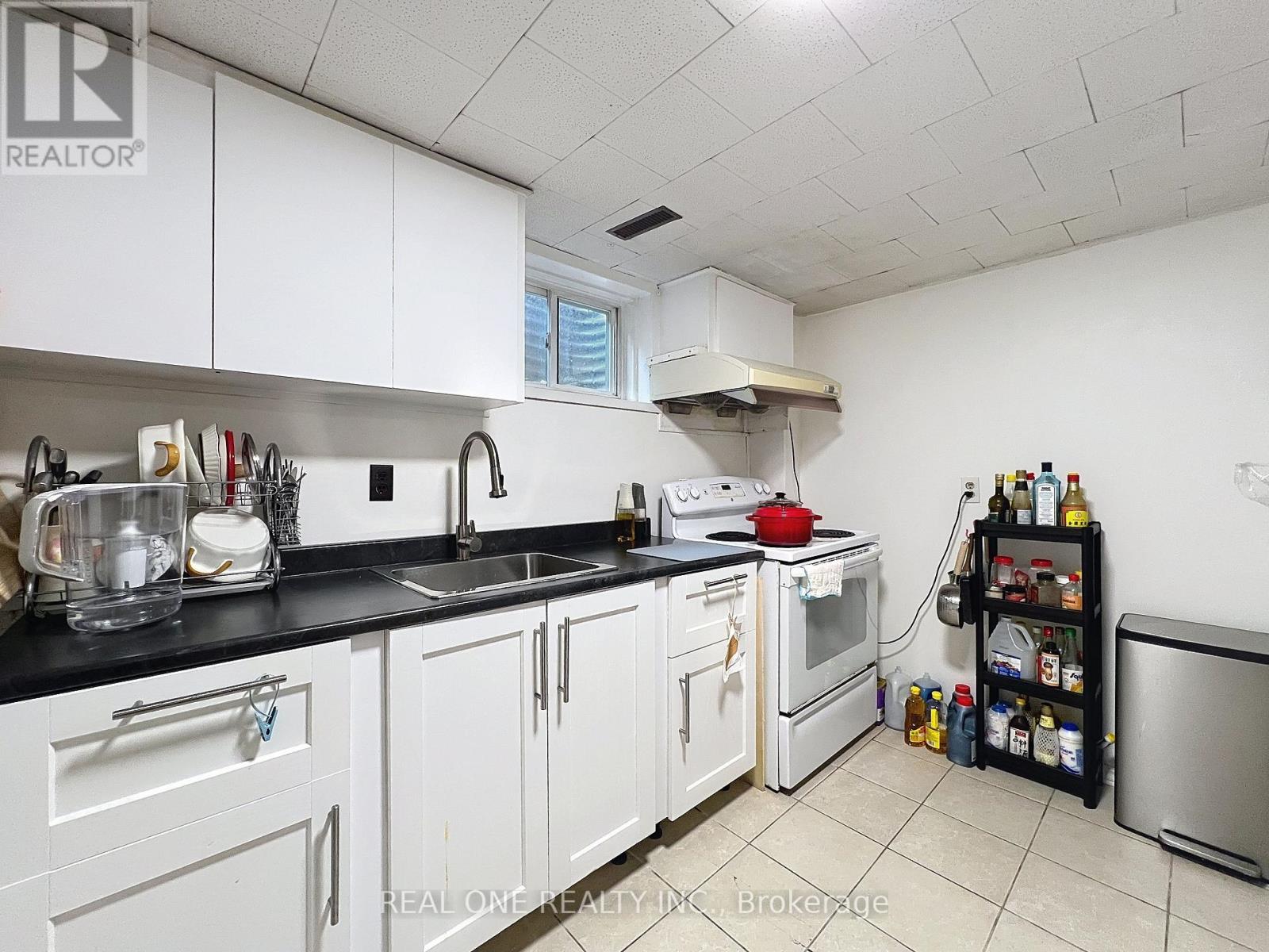 2 James Gray Drive, Toronto, Ontario  M2H 1N9 - Photo 36 - C12481645