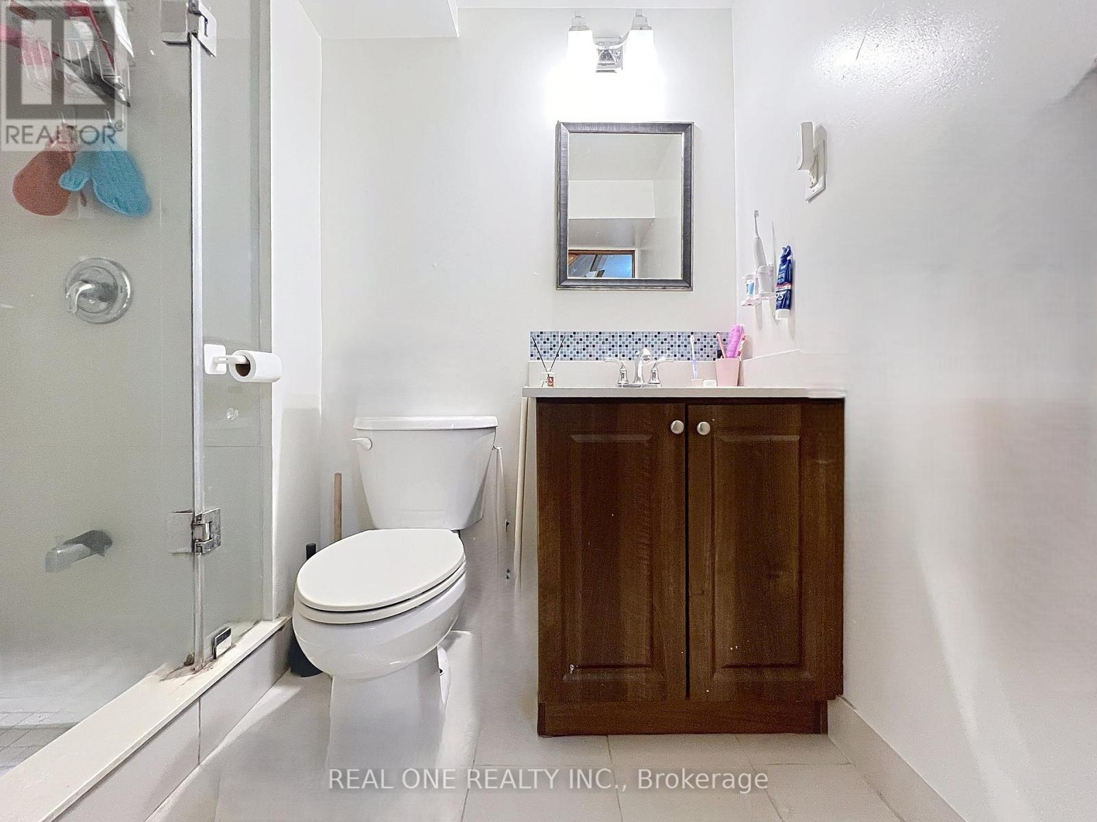 2 James Gray Drive, Toronto, Ontario  M2H 1N9 - Photo 37 - C12481645