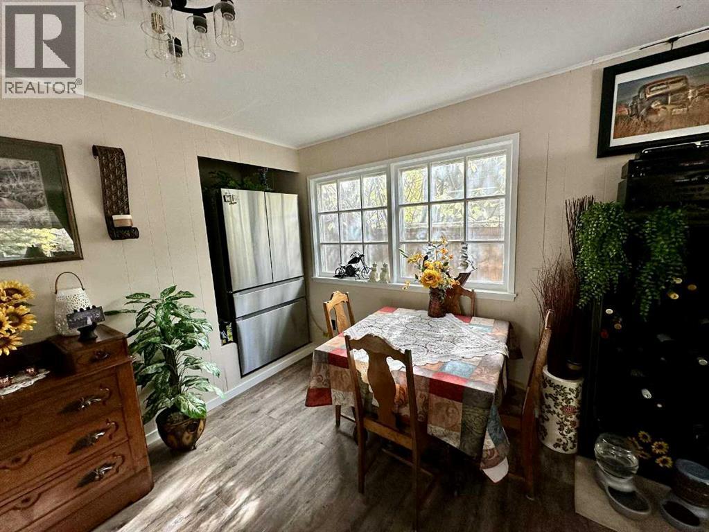 4211 45 Street, Ponoka, Alberta  T4J 1B7 - Photo 3 - A2261857