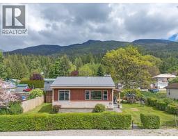 1610 EASTMAN Avenue Crawford Bay / Riondel