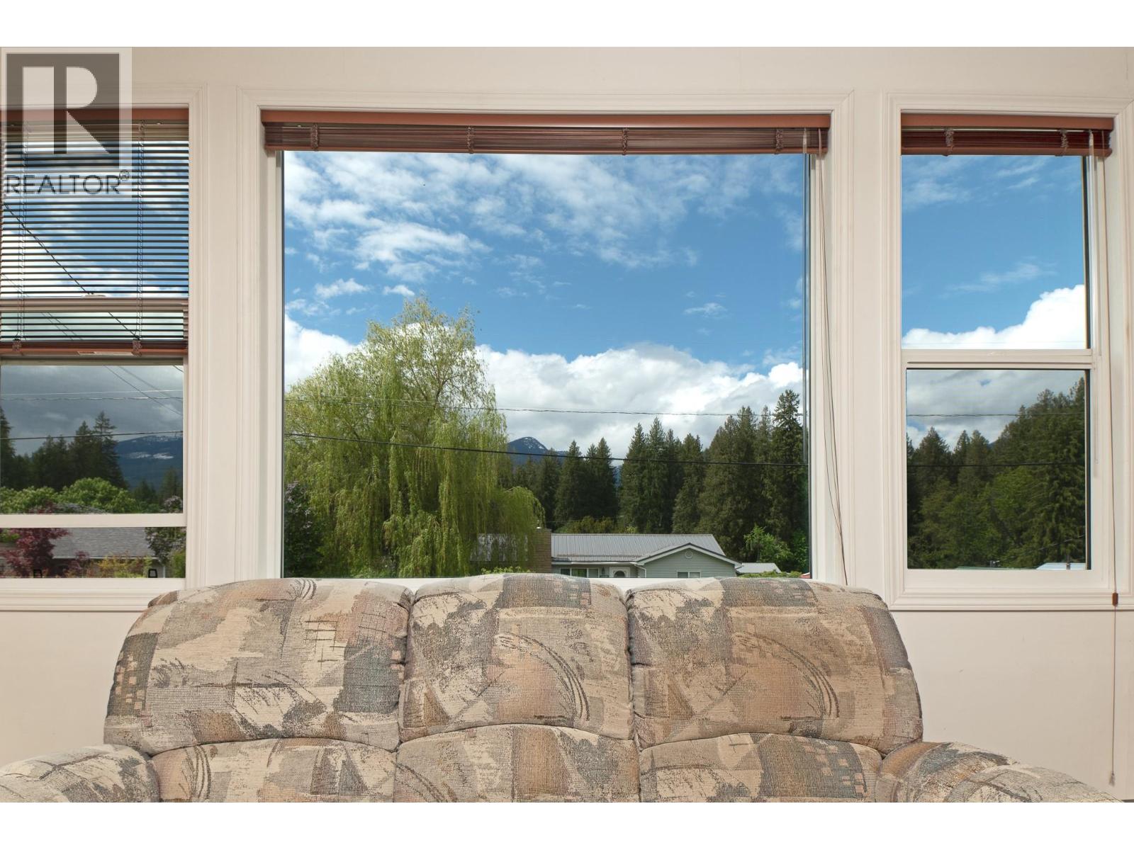 1610 Eastman Avenue, Riondel, British Columbia  V0B 2B0 - Photo 30 - 10359991