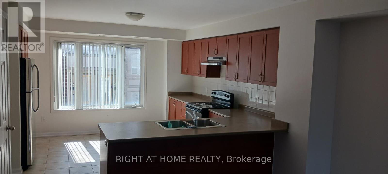 67 Burton Howard Drive N, Aurora, Ontario  L4G 0S3 - Photo 2 - N12501236