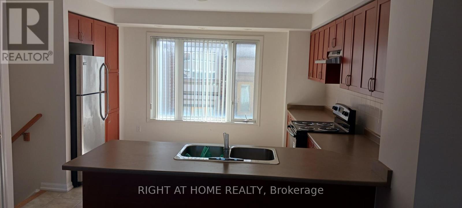 67 Burton Howard Drive N, Aurora, Ontario  L4G 0S3 - Photo 5 - N12501236