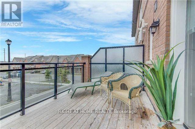 67 Burton Howard Drive N, Aurora, Ontario  L4G 0S3 - Photo 7 - N12501236