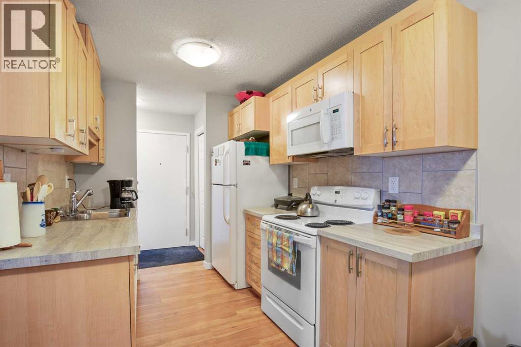 5904 51 Avenue, Red Deer, Alberta  T4N 4H9 - Photo 7 - A2268099