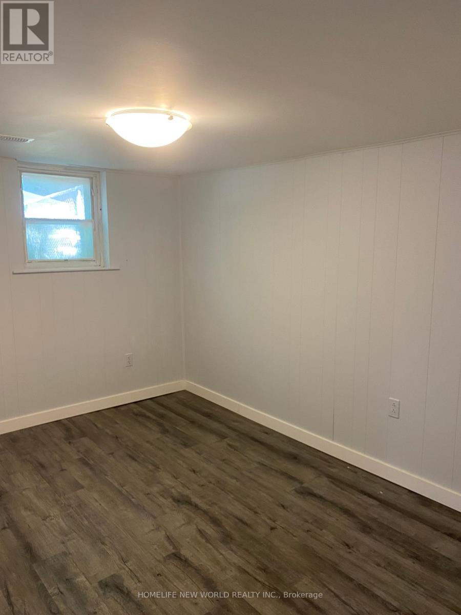 312 Whitmore B2 Avenue, Toronto, Ontario  M6E 2N4 - Photo 5 - W12501246