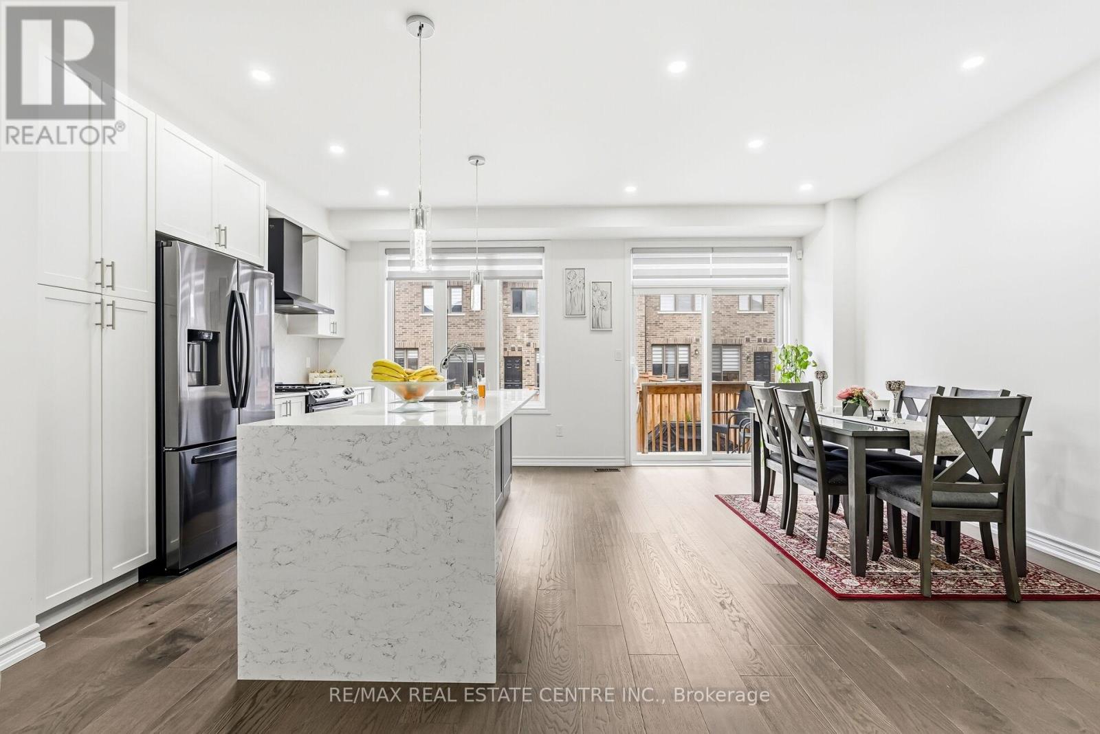 488 Parent Place Street, Milton, Ontario  L9E 1L4 - Photo 15 - W12501038