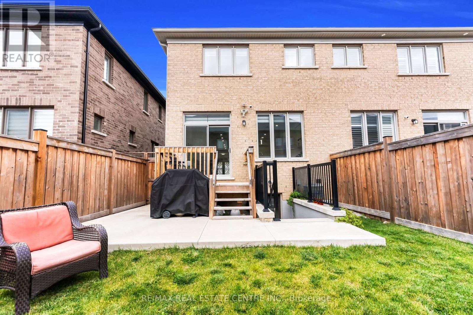 488 Parent Place Street, Milton, Ontario  L9E 1L4 - Photo 41 - W12501038