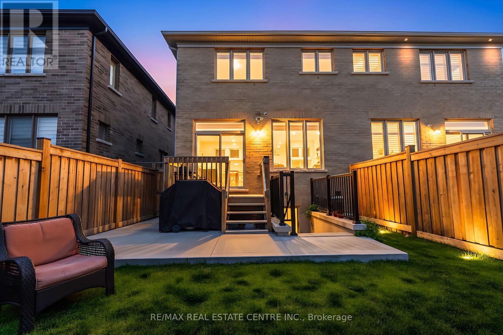 488 Parent Place Street, Milton, Ontario  L9E 1L4 - Photo 6 - W12501038