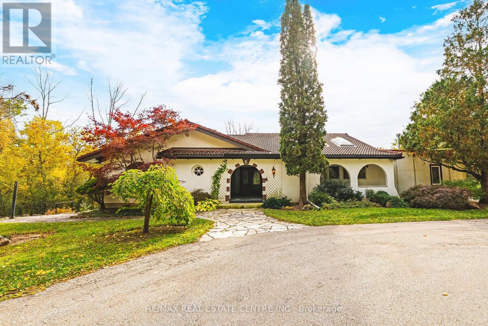 1751 Cheese Factory Road, North Dumfries, Ontario  N0B 1L0 - Photo 5 - X12501242