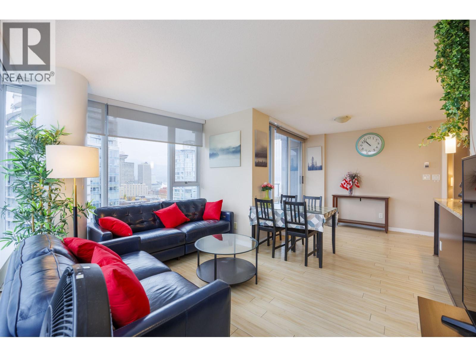 3207 689 Abbott Street, Vancouver, British Columbia  V6B 0J2 - Photo 2 - R3061563