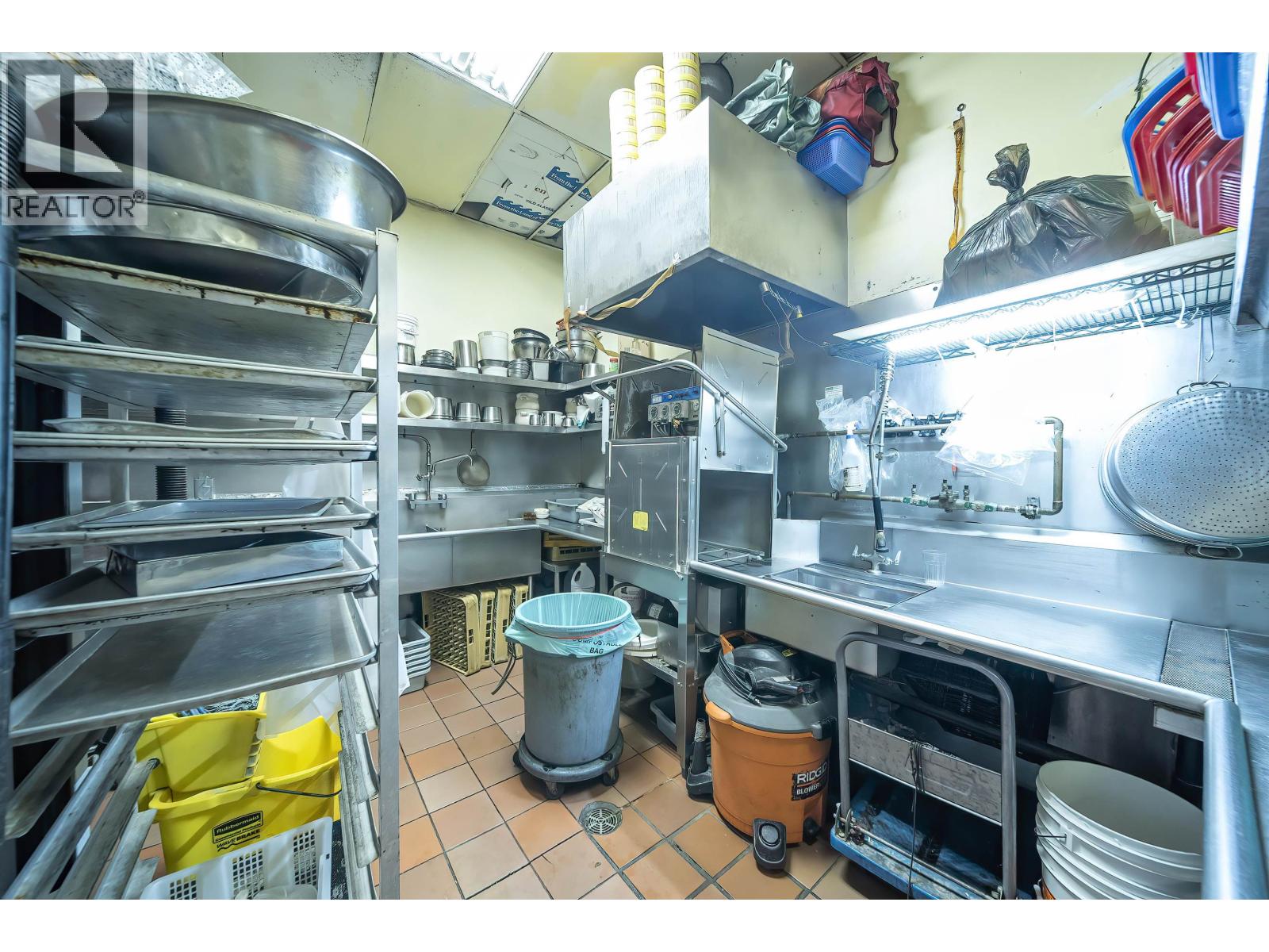 705 W Broadway, Vancouver, British Columbia V5Z 1J5 - Photo 17 - C8073368