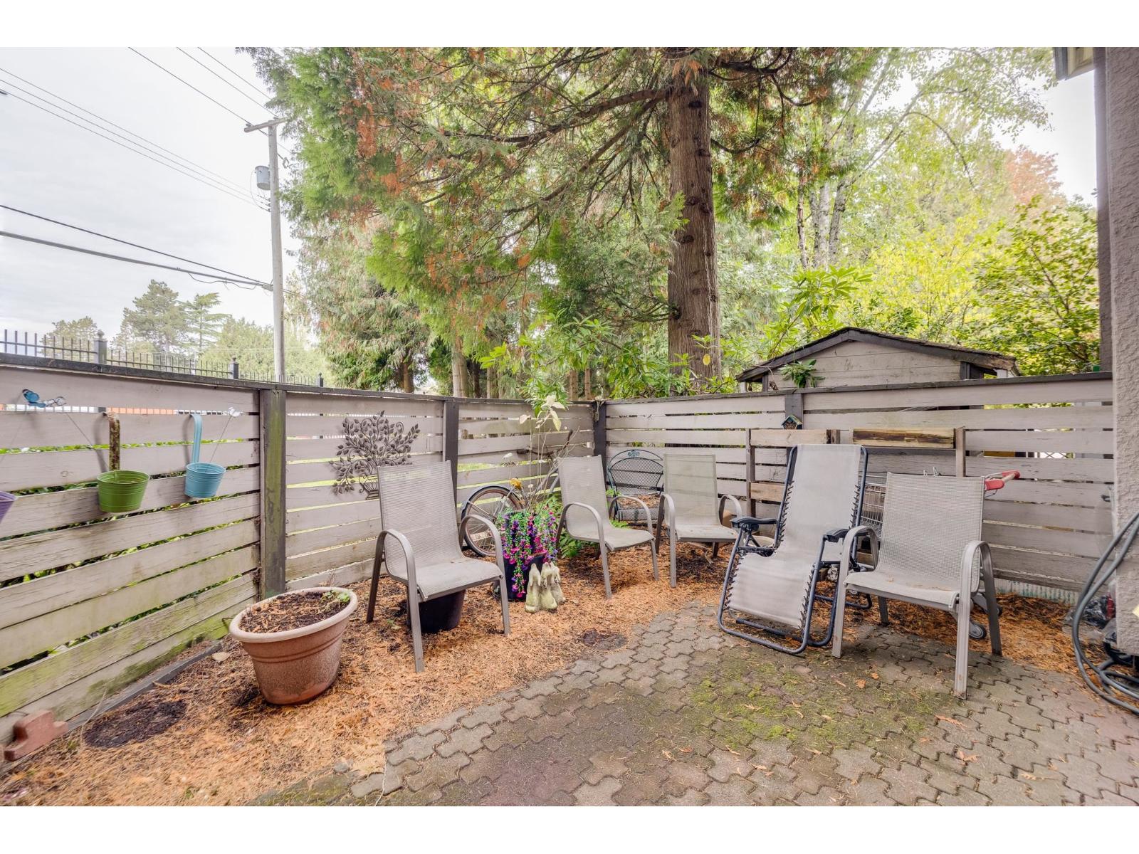 14834 Holly Park Lane, Surrey, British Columbia  V3R 6Y2 - Photo 3 - R3060853