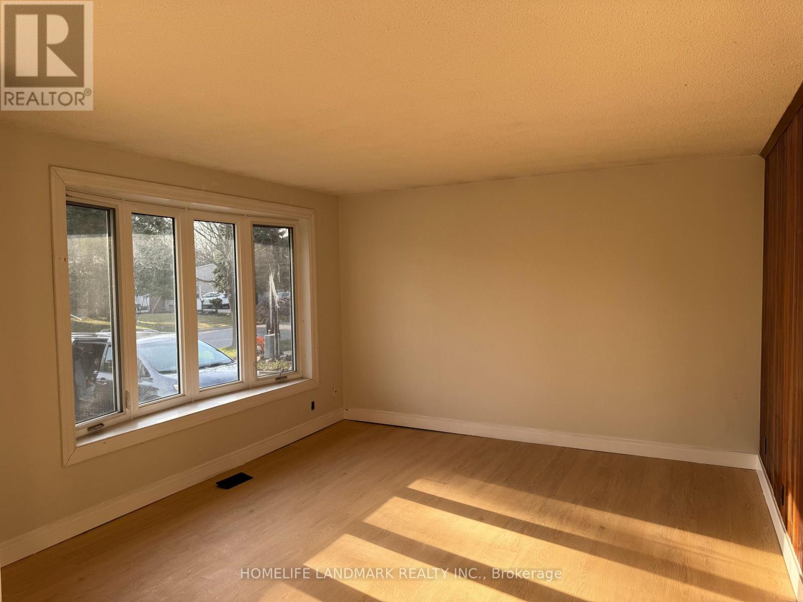 35 Nisbet Drive, Aurora, Ontario  L4G 2K4 - Photo 2 - N12501262