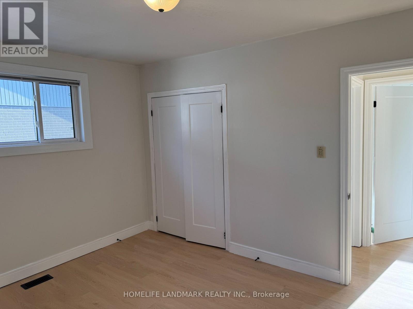 35 Nisbet Drive, Aurora, Ontario  L4G 2K4 - Photo 5 - N12501262