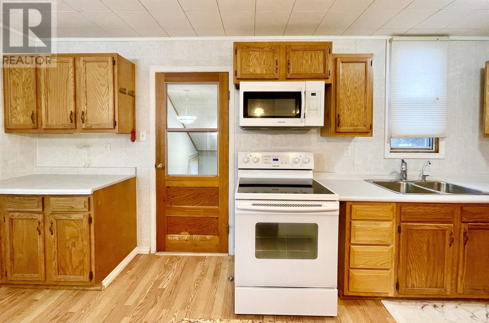 78 Armstrong St, Vermilion Bay, Ontario  P0V 2V0 - Photo 2 - TB253253