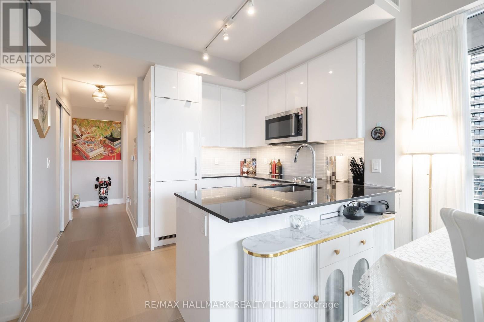 707 - 181 Bedford Road, Toronto, Ontario  M5R 0C2 - Photo 9 - C12501270