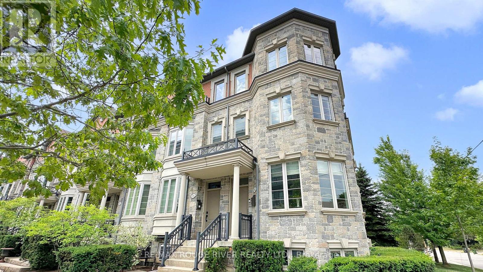 56 CLAIRTRELL ROAD, Toronto, Ontario