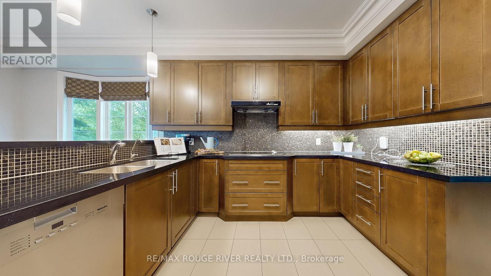 56 Clairtrell Road, Toronto, Ontario  M2N 5J6 - Photo 11 - C12501274