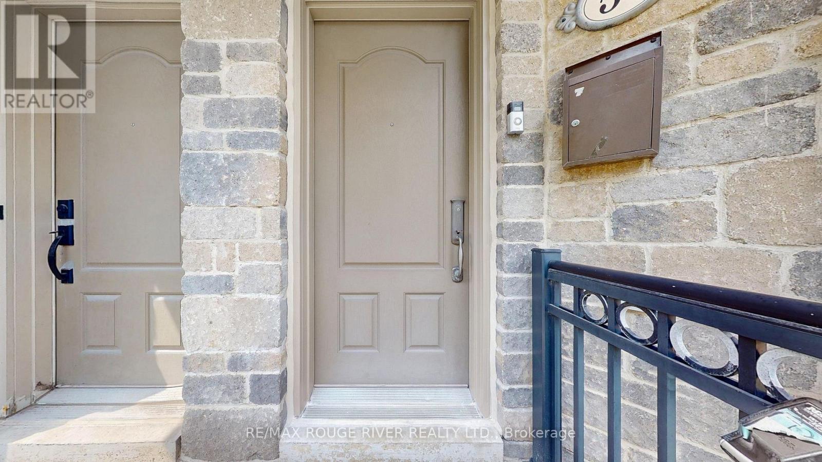 56 Clairtrell Road, Toronto, Ontario  M2N 5J6 - Photo 4 - C12501274