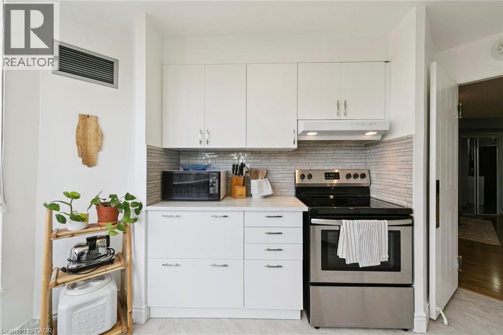 1110 Walden Circle, Mississauga, Ontario  L5J 4R3 - Photo 11 - 40785017