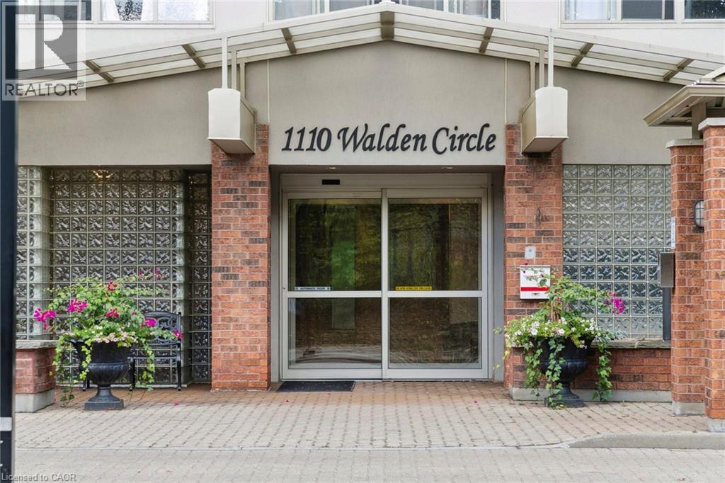 1110 Walden Circle, Mississauga, Ontario  L5J 4R3 - Photo 4 - 40785017