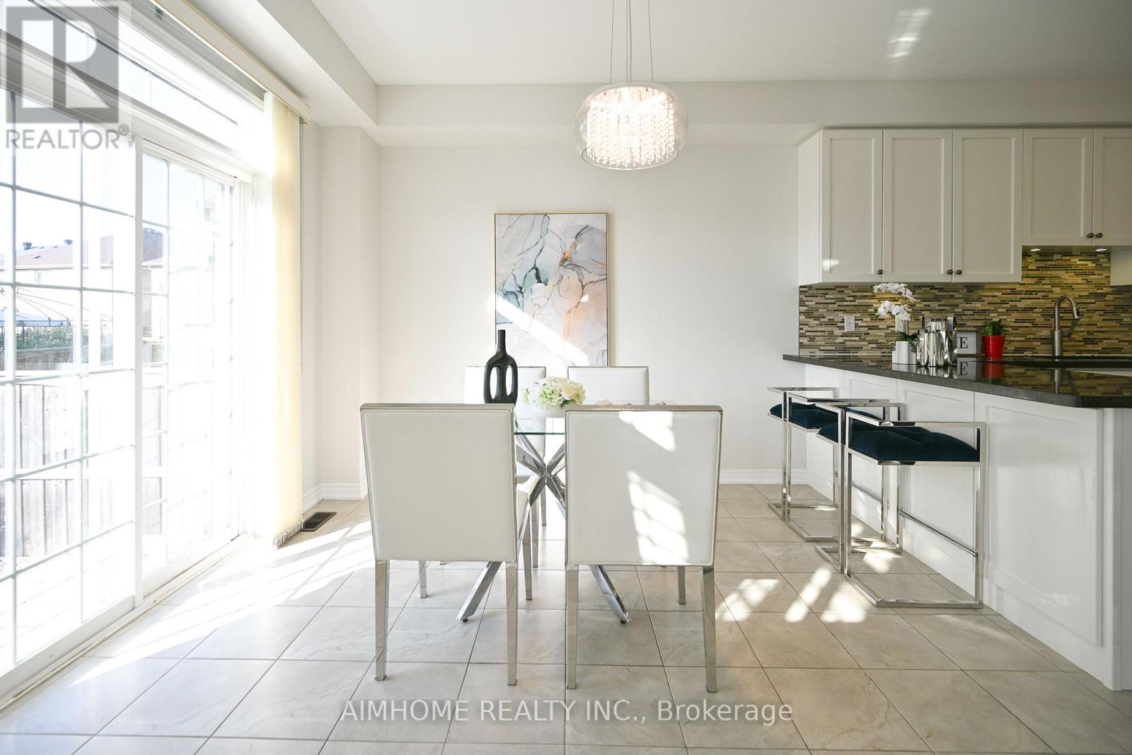 116 Landsdown Crescent, Markham, Ontario  L6E 0M8 - Photo 21 - N12501272