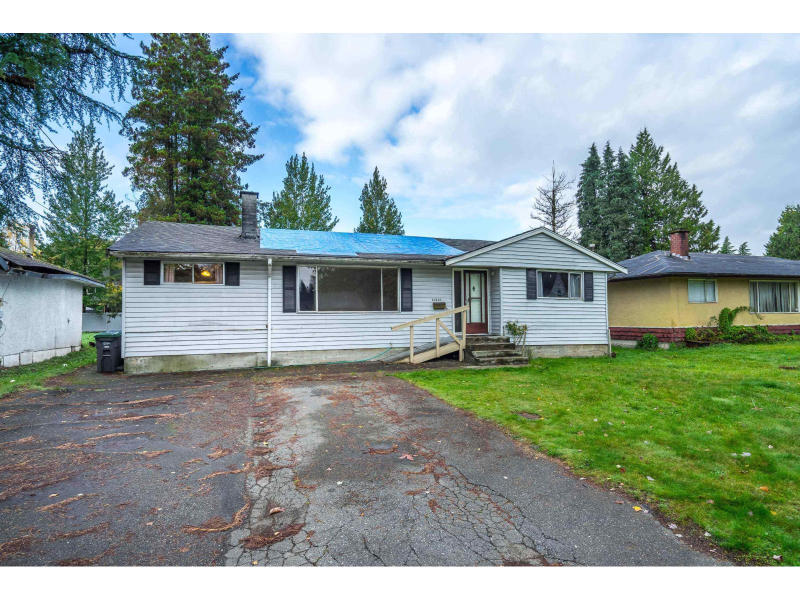 10331 155a Street, Surrey, British Columbia  V3R 4K4 - Photo 2 - R3063898