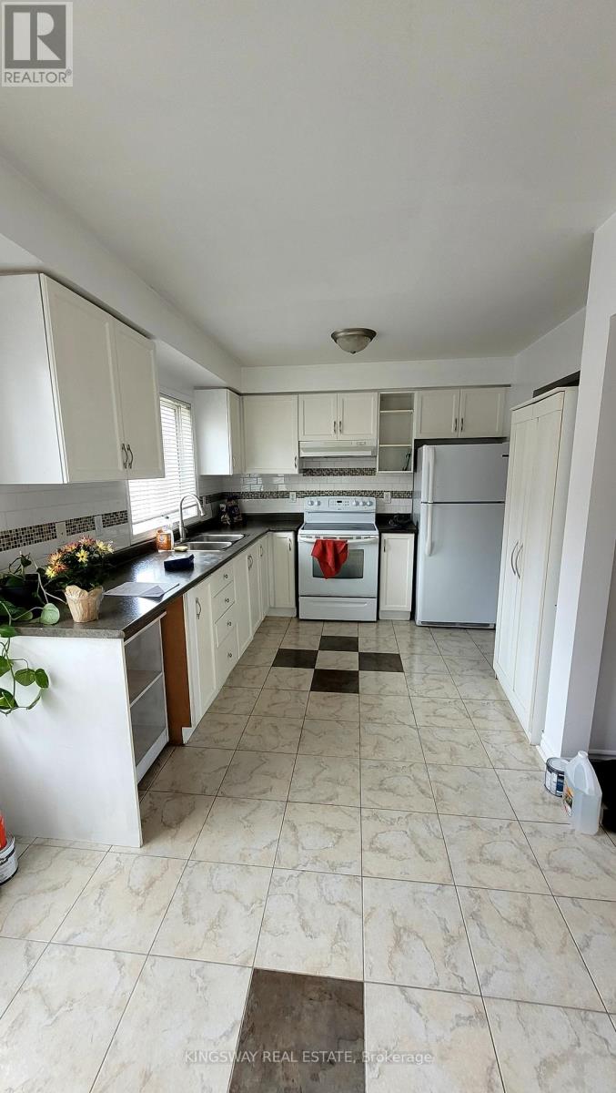 38 - 2 Clay Brick Court, Brampton, Ontario  L6V 4M7 - Photo 11 - W12501276