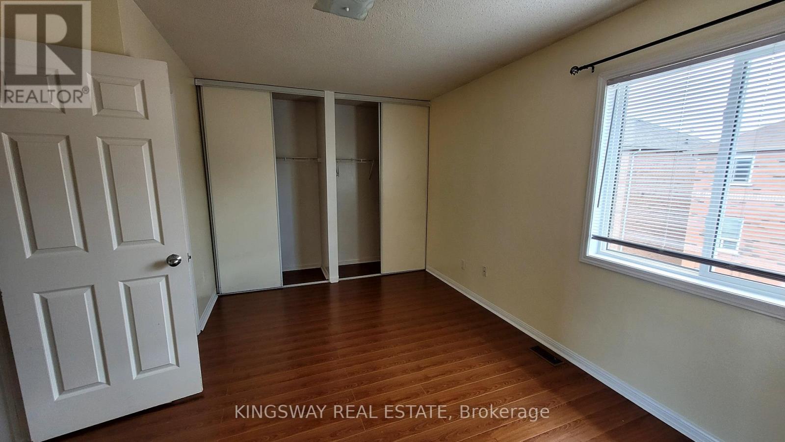 38 - 2 Clay Brick Court, Brampton, Ontario  L6V 4M7 - Photo 4 - W12501276