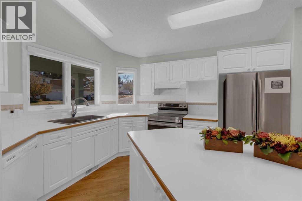 102 Edgebrook Heights Nw, Calgary, Alberta  T3A 5M5 - Photo 6 - A2264073