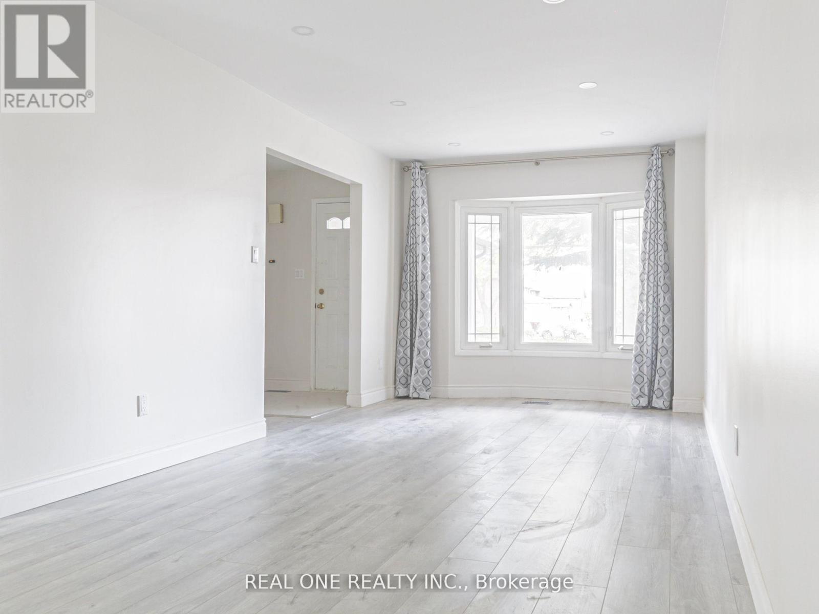 51 Cornwall Drive, Ajax, Ontario  L1T 3G2 - Photo 4 - E12501282