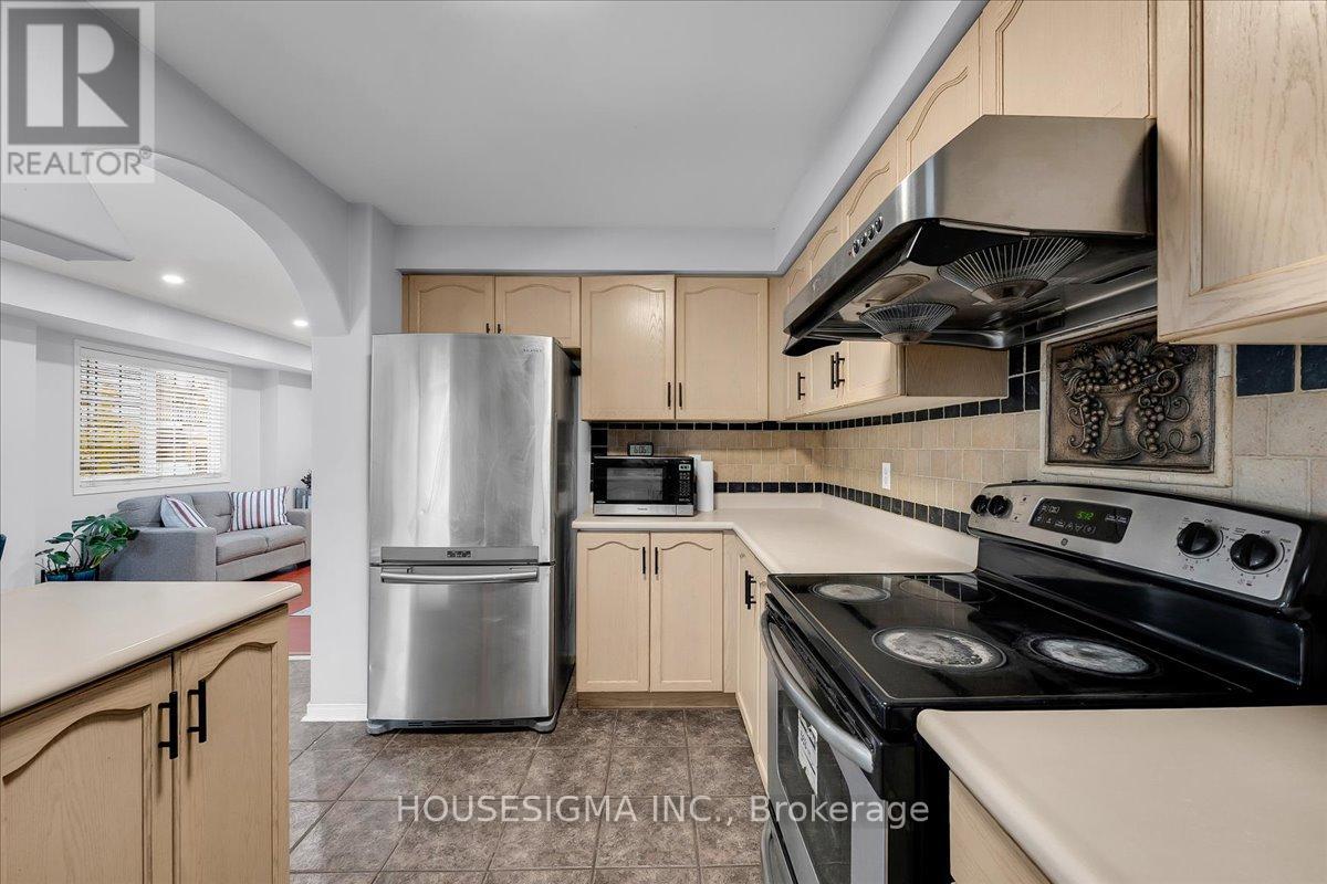 39 Weather Vane Lane, Brampton, Ontario  L6X 4R4 - Photo 15 - W12501286