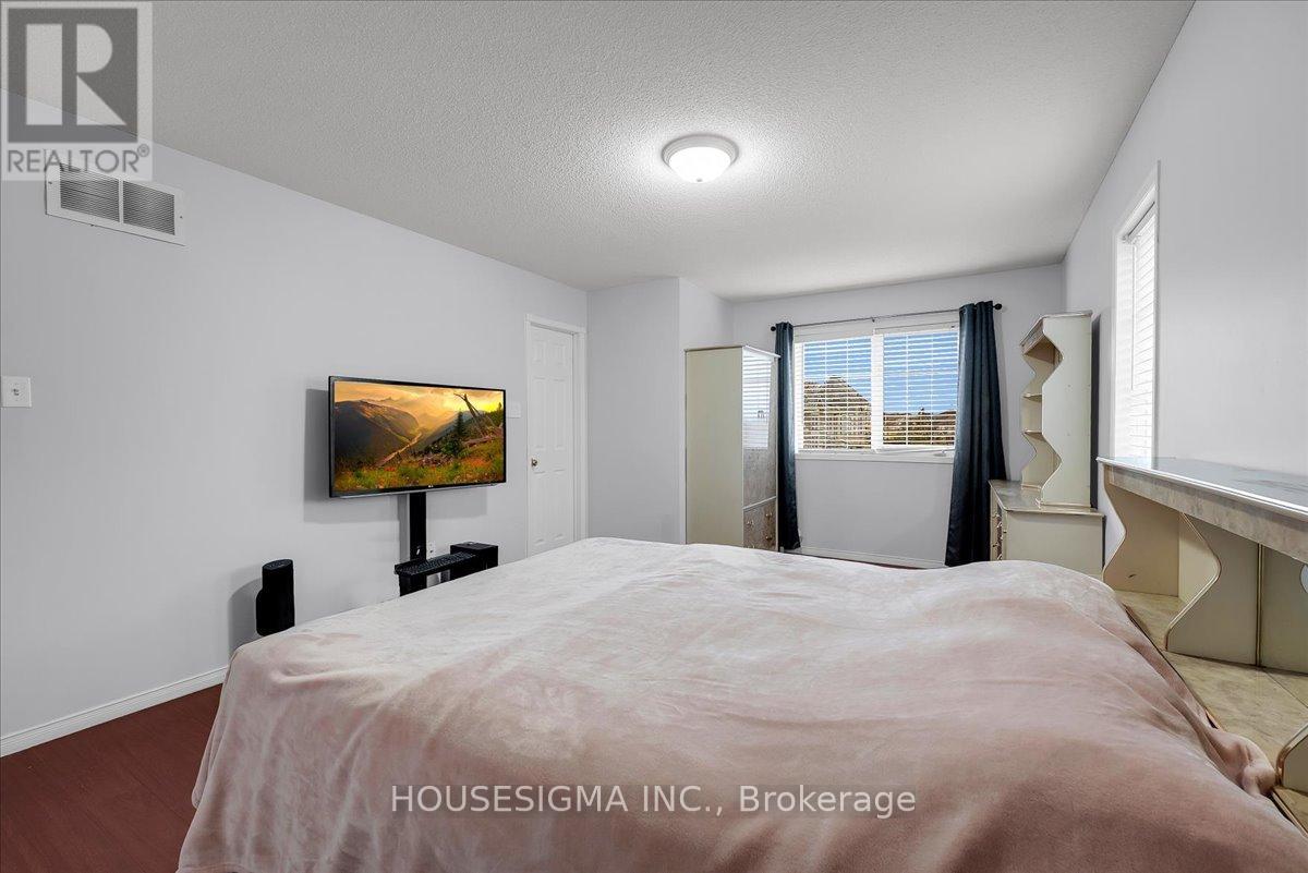 39 Weather Vane Lane, Brampton, Ontario  L6X 4R4 - Photo 21 - W12501286