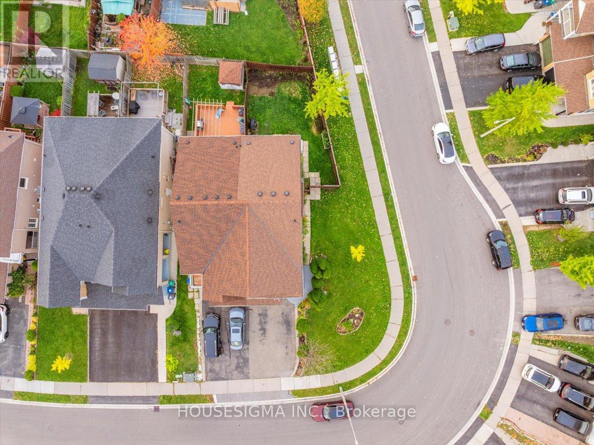 39 Weather Vane Lane, Brampton, Ontario  L6X 4R4 - Photo 43 - W12501286