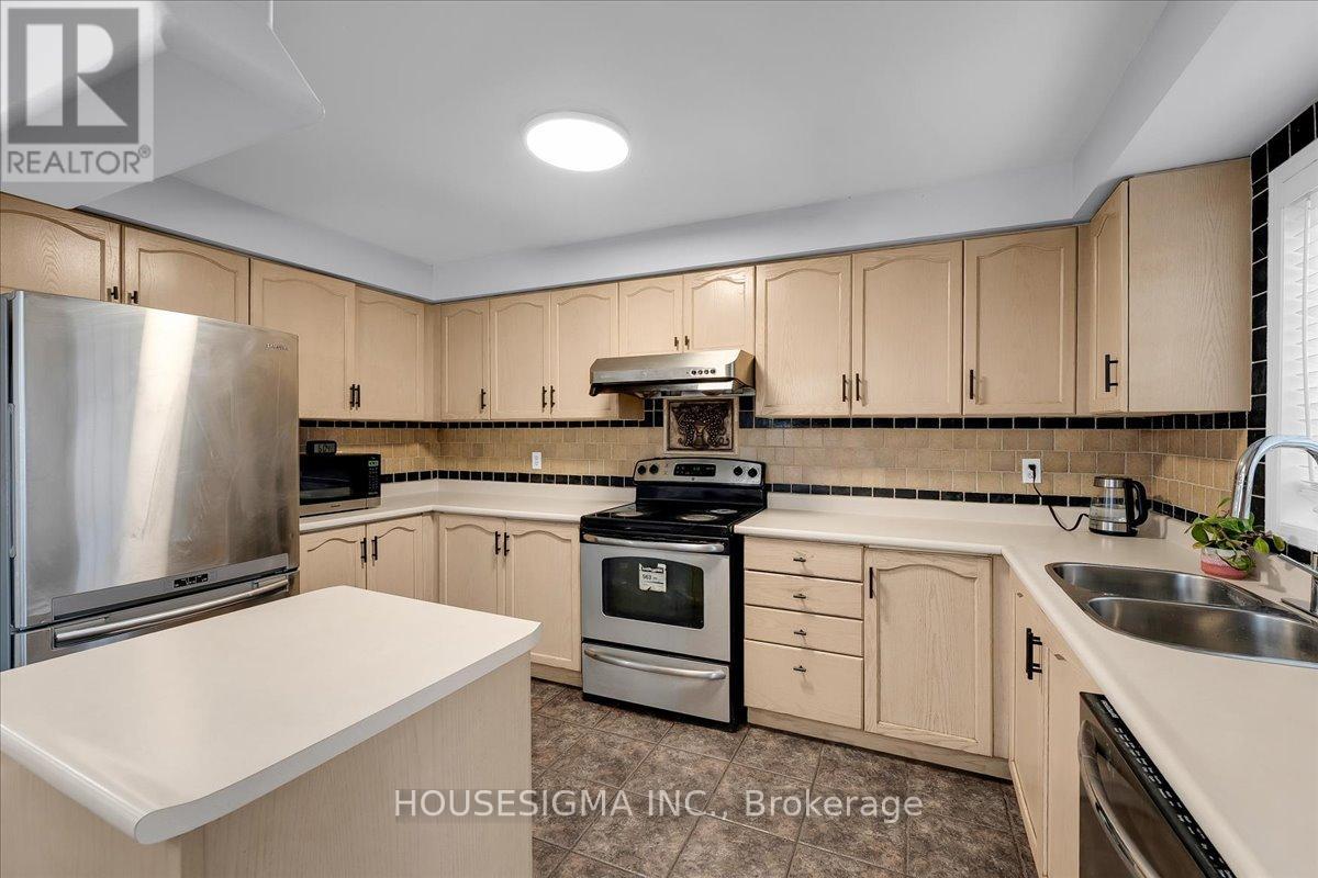 39 Weather Vane Lane, Brampton, Ontario  L6X 4R4 - Photo 14 - W12501286