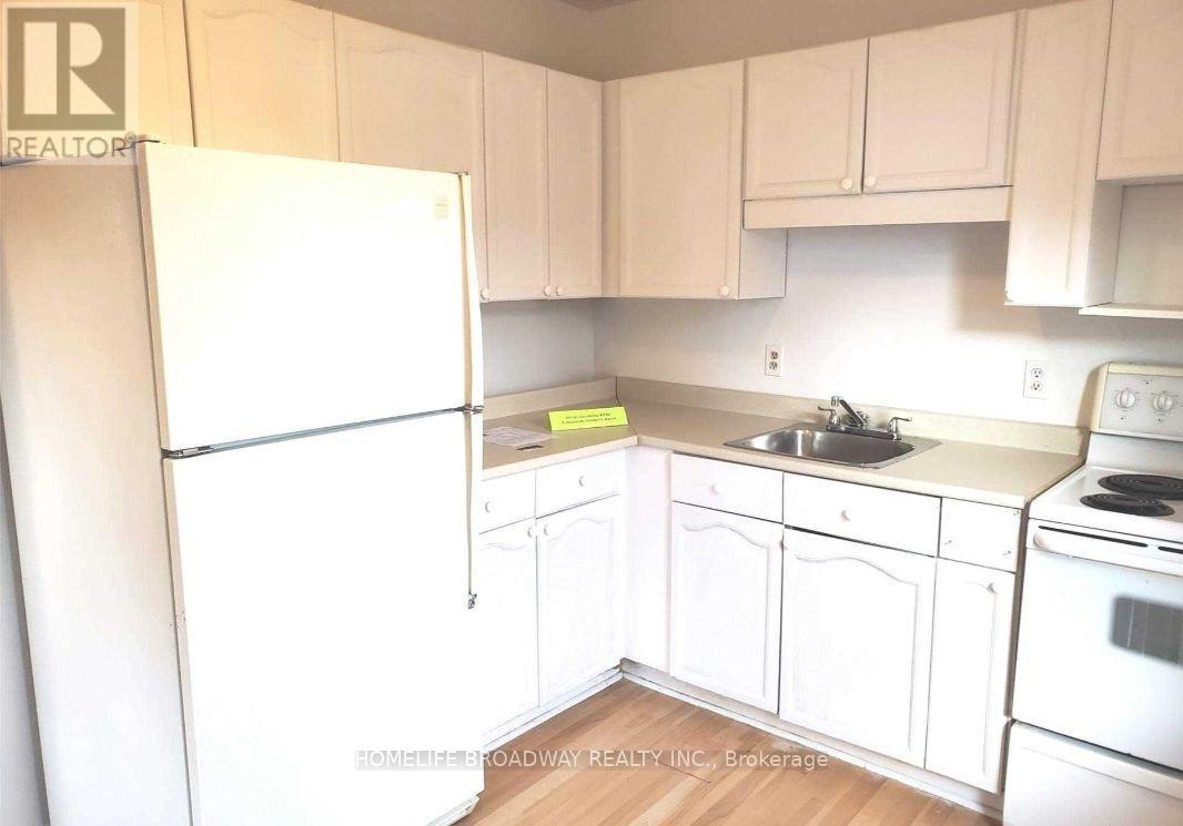 1354 Caroline Street, Burlington, Ontario  L7S 1H4 - Photo 9 - W12500354