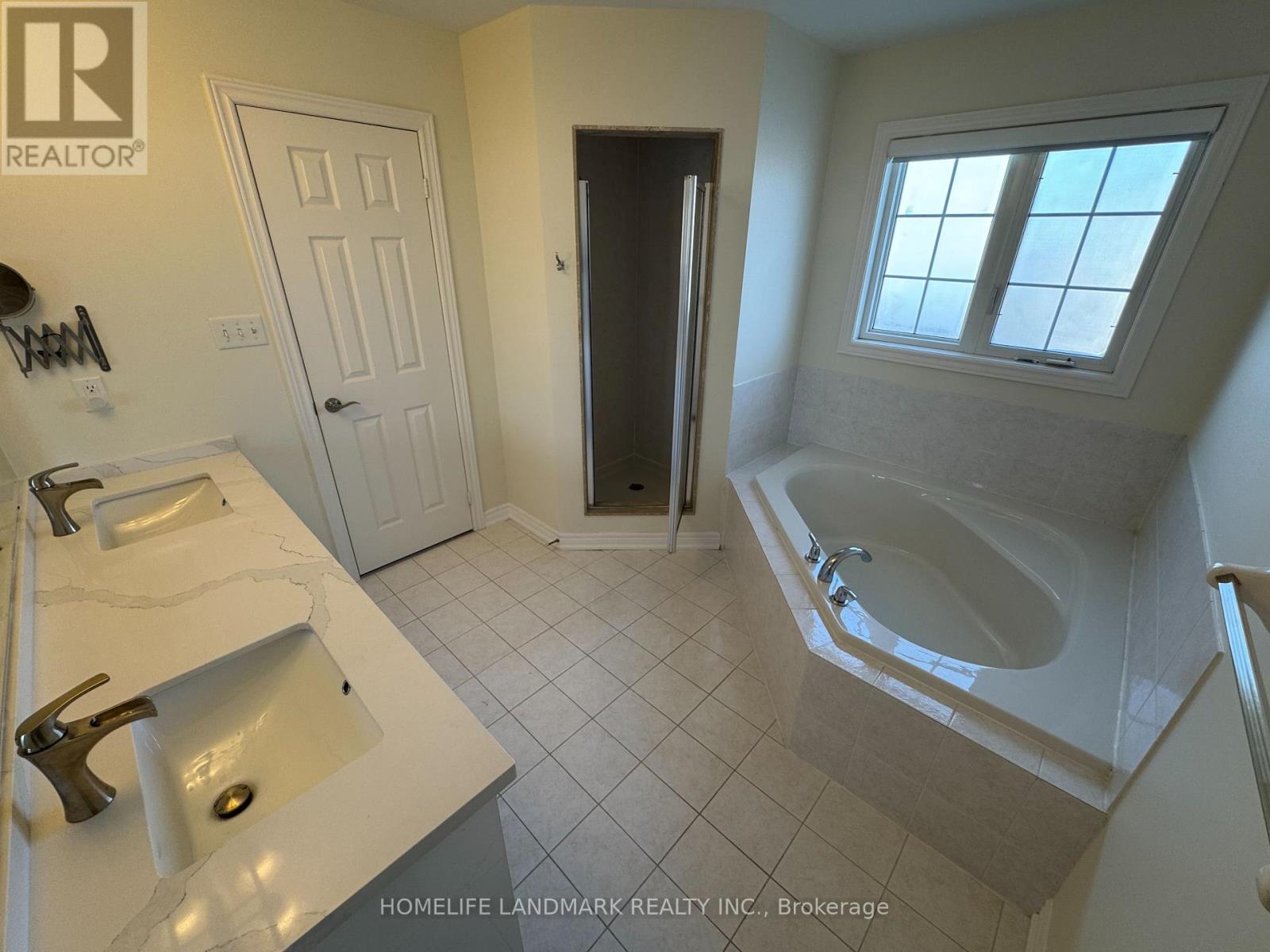 13 Woodway Lane, Markham, Ontario  L6B 0N4 - Photo 39 - N12501304