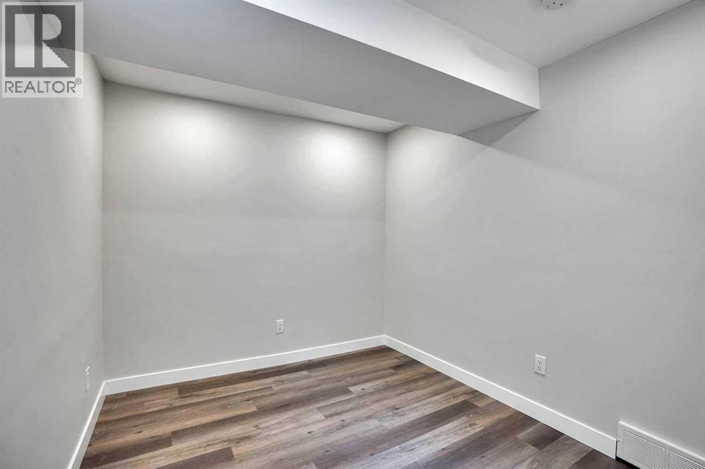 88 Westwood Drive Sw, Calgary, Alberta  T3C 2V7 - Photo 35 - A2257438