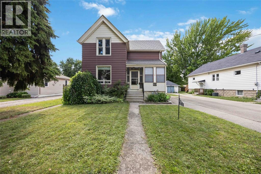 373 Palmerston Street South, Sarnia, Ontario  N7T 3P1 - Photo 2 - 25026425