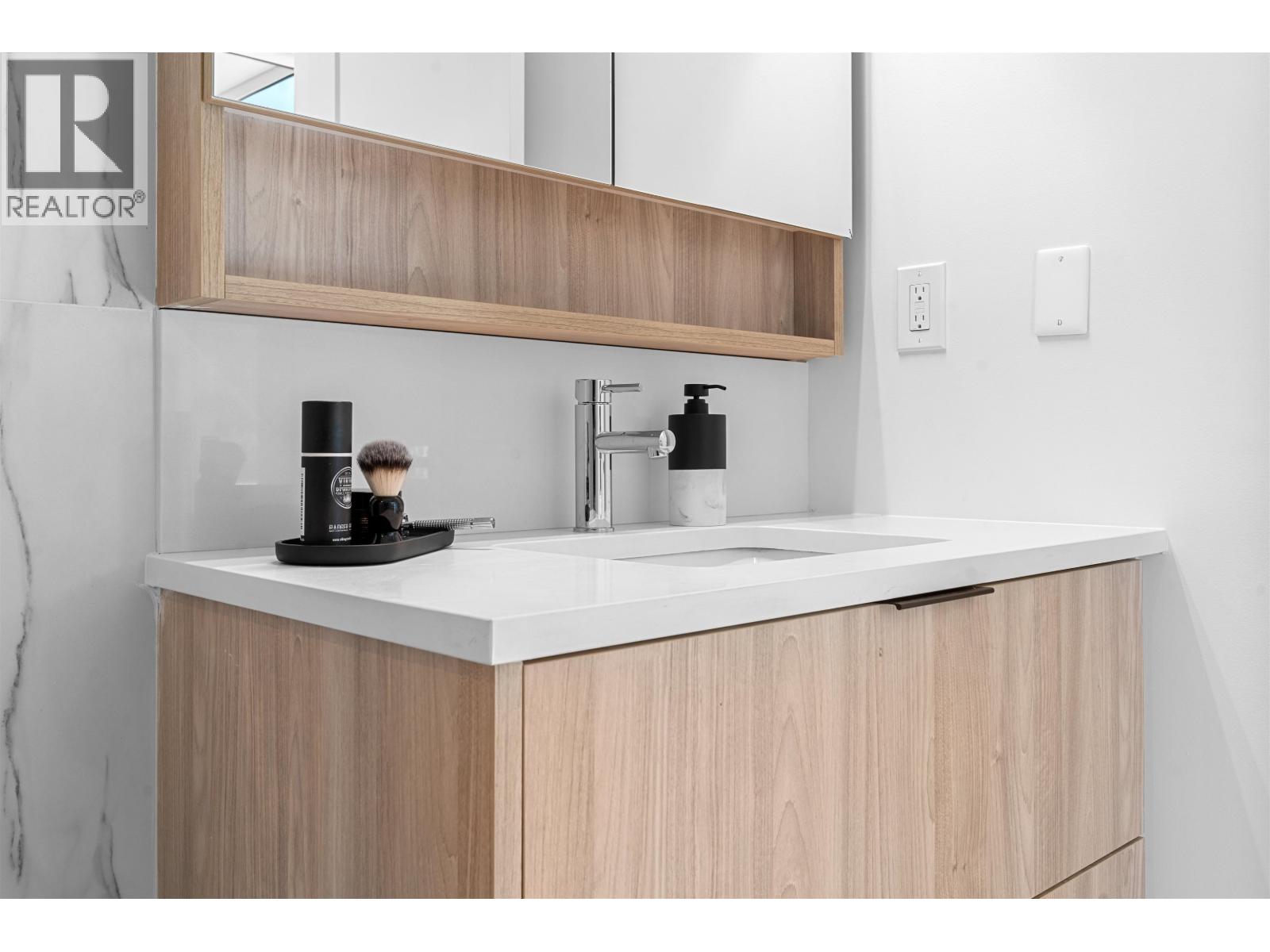 107 7161 17th Avenue, Burnaby, British Columbia  V3N 1K8 - Photo 13 - R3063497