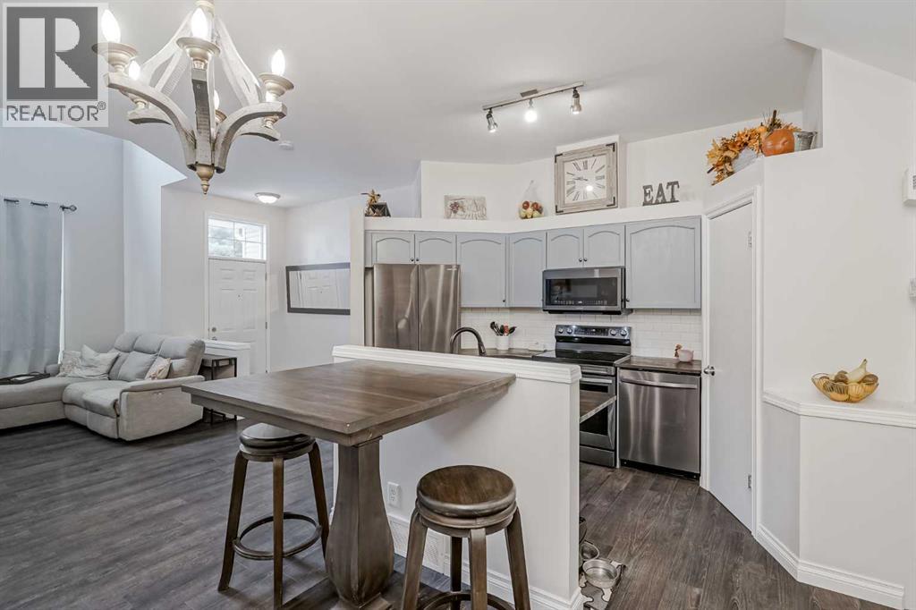 89 Mckenzie Towne Gate Se, Calgary, Alberta  T2Z 4G1 - Photo 5 - A2266104