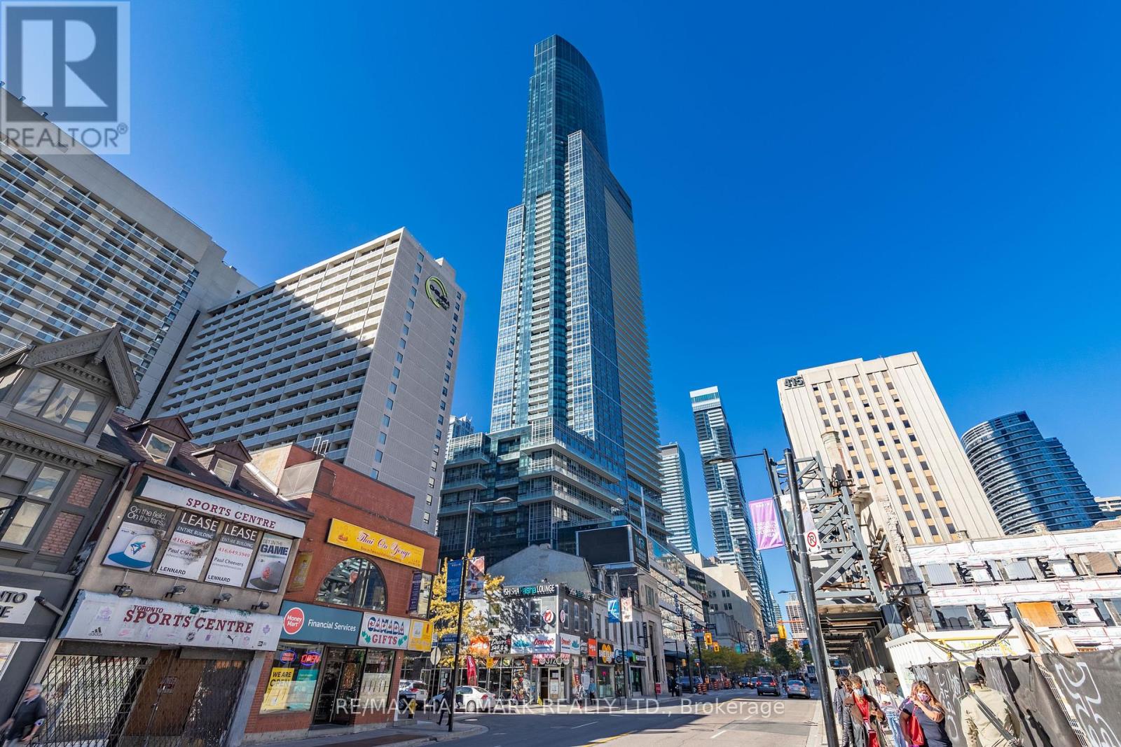 1703 - 386 YONGE STREET, Toronto, Ontario