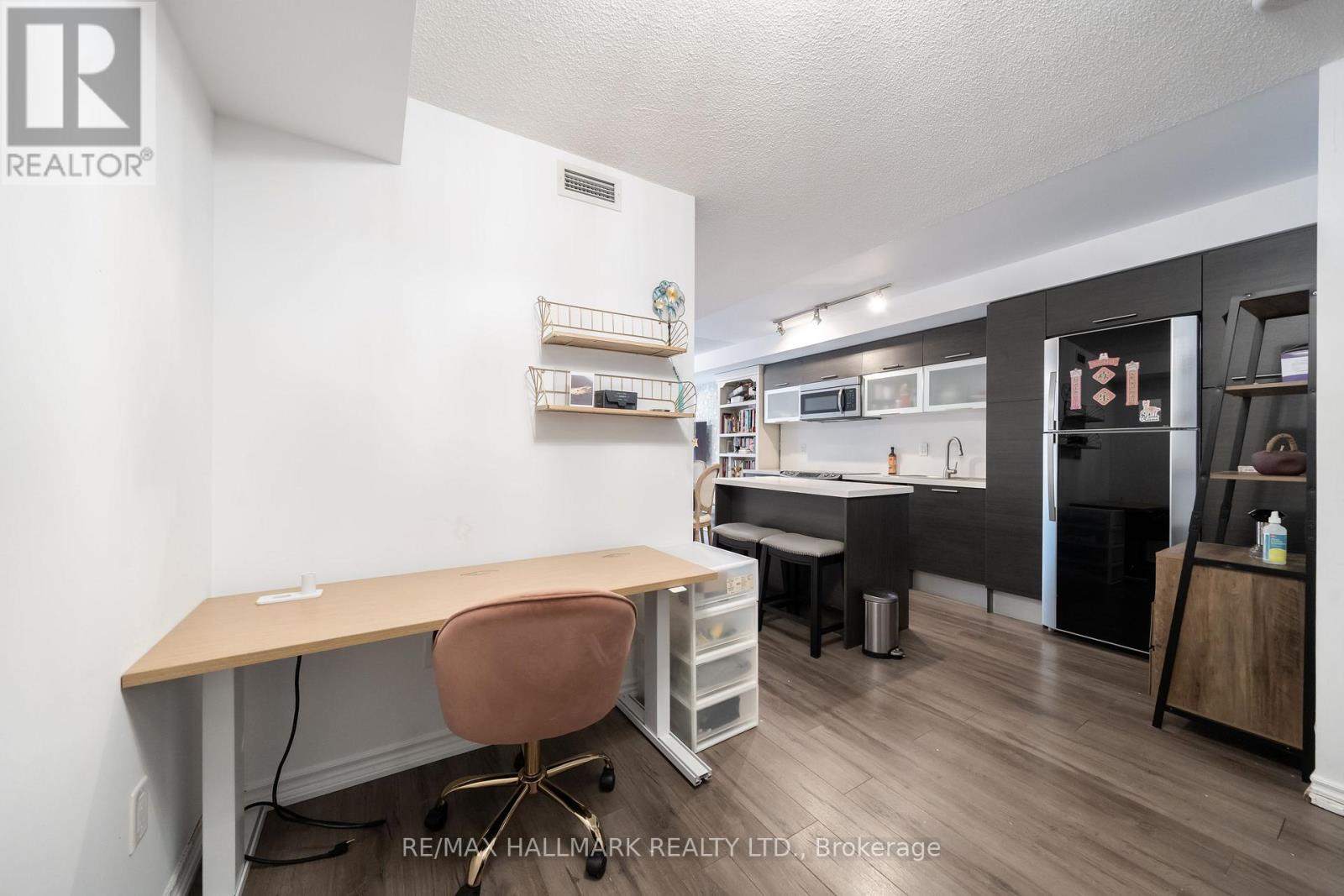 1703 - 386 Yonge Street, Toronto, Ontario  M5B 0A5 - Photo 11 - C12501312