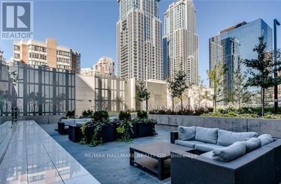 1703 - 386 Yonge Street, Toronto, Ontario  M5B 0A5 - Photo 25 - C12501312
