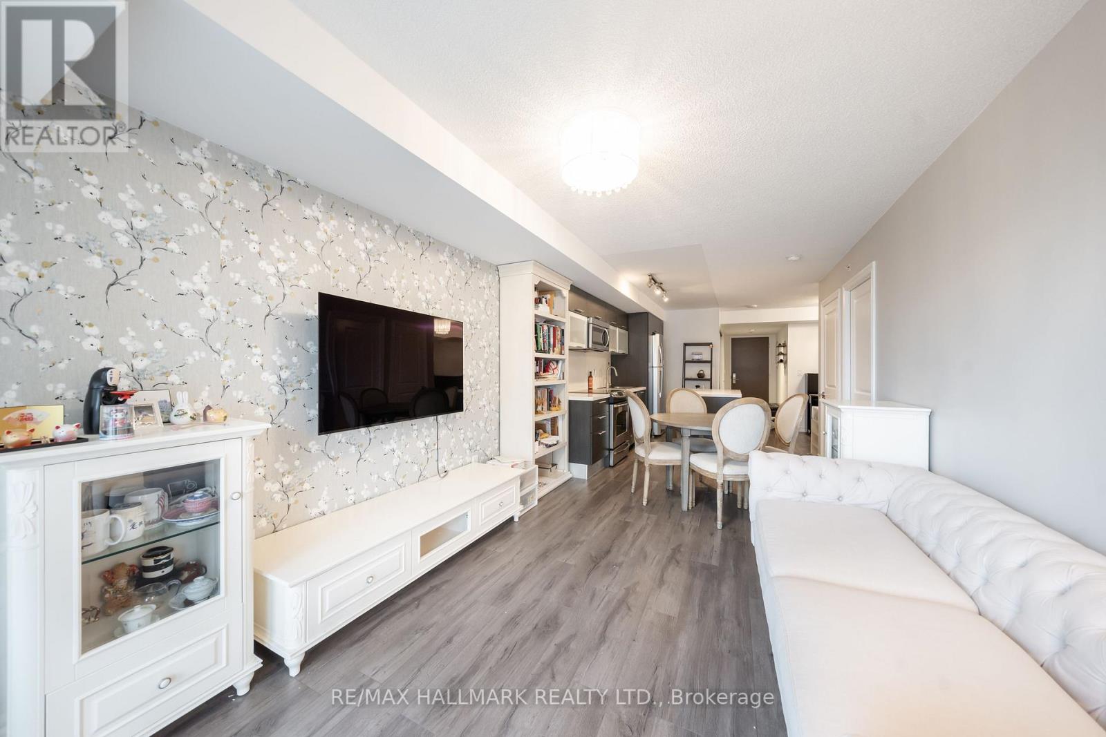 1703 - 386 Yonge Street, Toronto, Ontario  M5B 0A5 - Photo 3 - C12501312