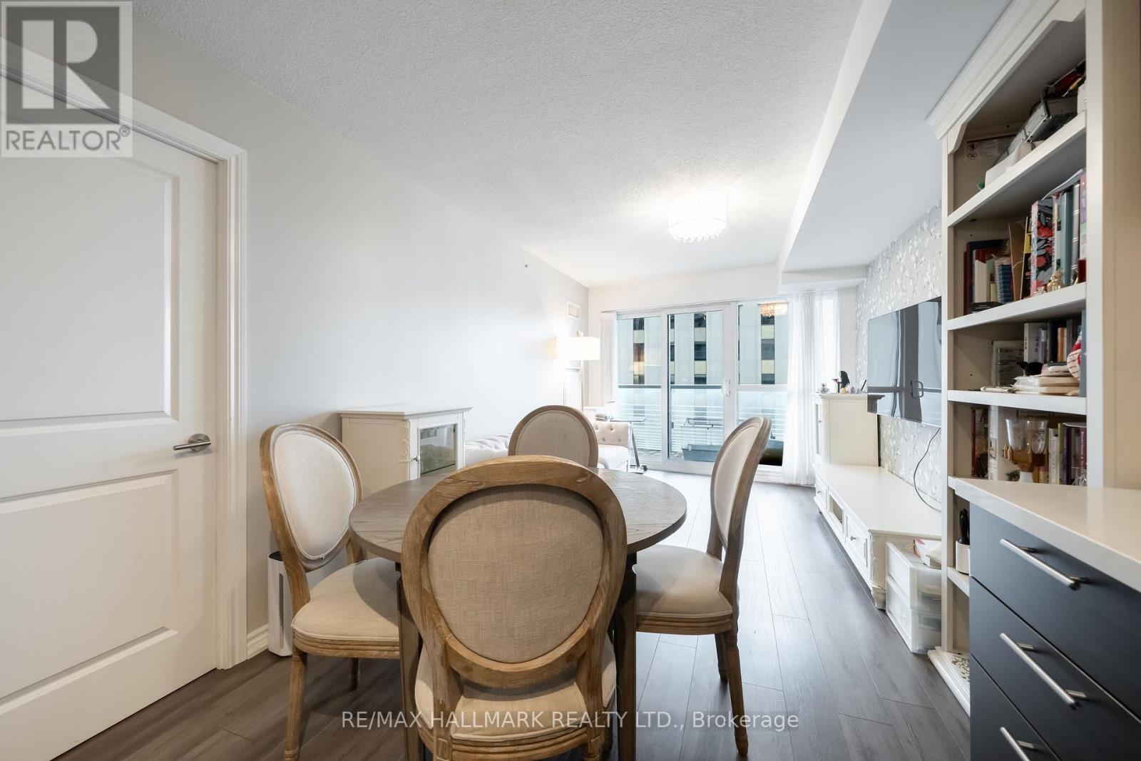 1703 - 386 Yonge Street, Toronto, Ontario  M5B 0A5 - Photo 5 - C12501312