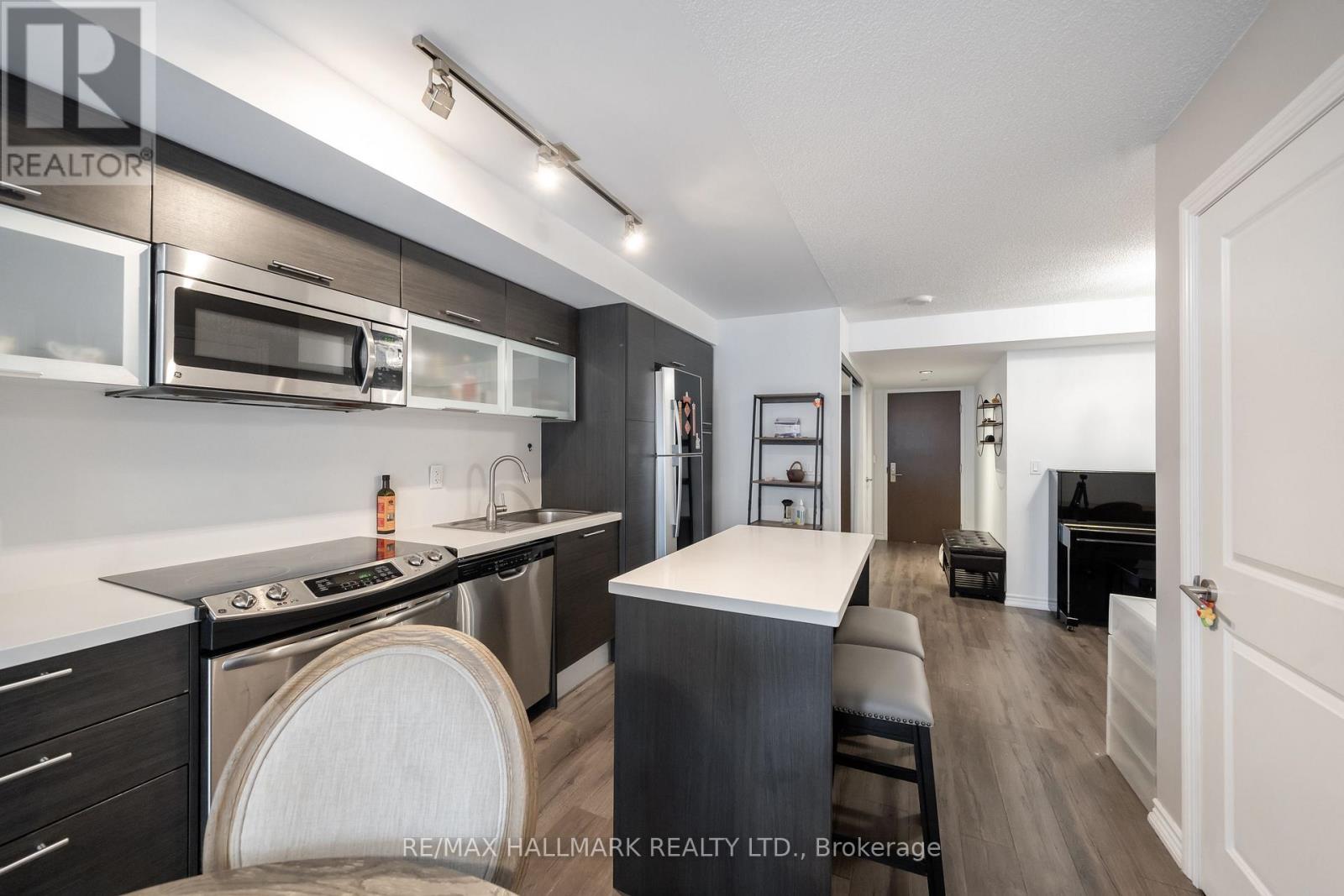 1703 - 386 Yonge Street, Toronto, Ontario  M5B 0A5 - Photo 8 - C12501312